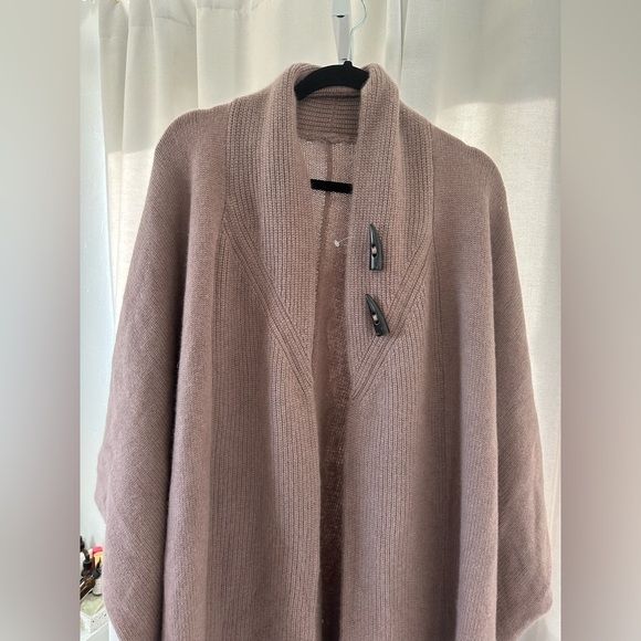 Naked cashmere ONE SIZE 100% cashmere poncho FINAL PRICE - Picture 9 of 11